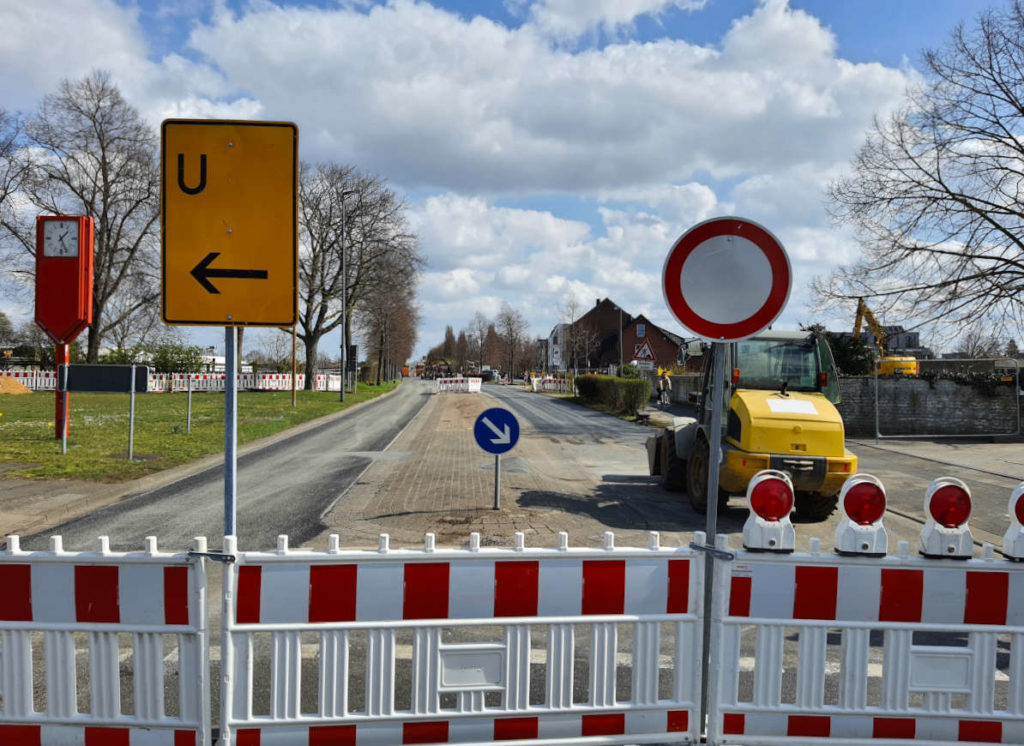 Straßensperrung, Bauarbeiten, Grundstücksentwicklung